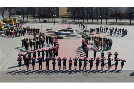 Состоялся флешмоб в честь Дня государственных символов Чувашской Республики
