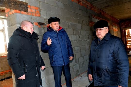 Глава администрации района проинспектировал ход строительства объектов в сфере здравоохранения