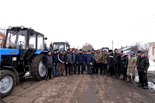 Глава администрации района принял участие в осмотре готовности хозяйств с.Н.Ахпердино к посевным работам