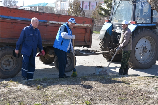 Экологический субботник в Батыревском районе продолжается