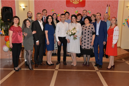 «Кто на Красную горку женится, тот вовек не расстанется!» - регистрация брака во Дворце бракосочетания Батыревского района
