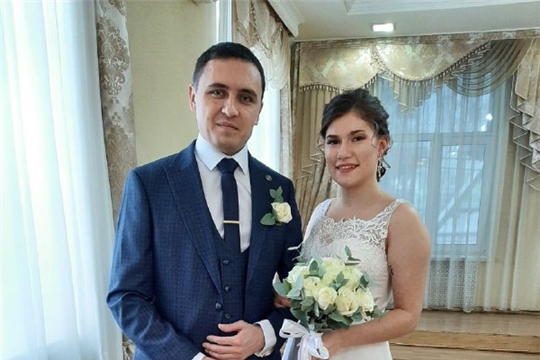 В отделе ЗАГС администрации Чебоксарского района прошли первые торжественные церемонии бракосочетания