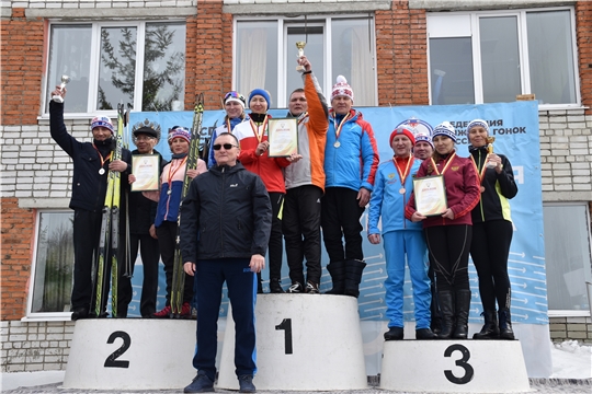 Команда администрации Чебоксарского района заняла 1 место в спартакиаде государственных служащих по лыжным гонкам