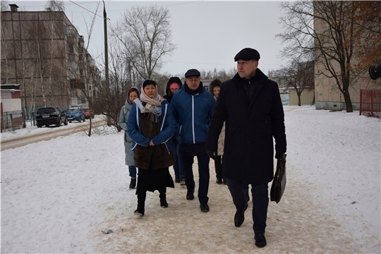 Депутаты в Московском районе города Чебоксары проверили безопасность подходов к школам