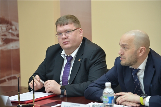 Олег Кортунов провел круглый стол по вопросу рассмотрения проекта решения «О внесении изменений в местные нормативы градостроительного проектирования «Градостроительство. Планировка и застройка Чебоксарского городского округа»