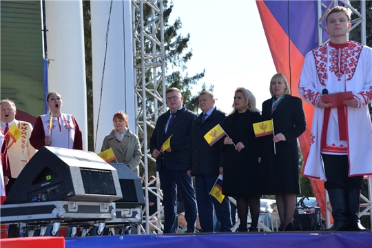 Олег Кортунов принял участие в торжественном мероприятии, посвященном Дню государственных символов Чувашской Республики