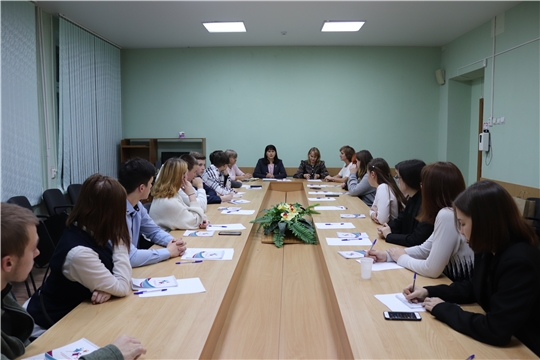 Состоялась встреча Алевтины Федоровой со школьными помощниками Новочебоксарска