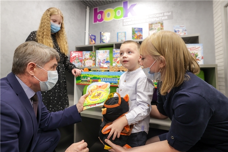 "Ĕмĕтсен чăрăшĕ": Чӑваш Ен Пуҫлӑхӗ тӑватӑ ҫулхи Романӑн ӗмӗтне пурнӑҫланӑ