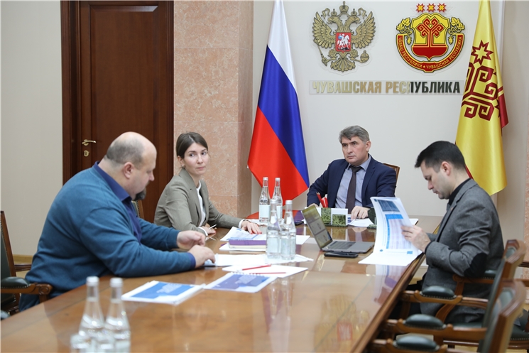 Олег Николаев "Хӑрушлăхсăр Чӑваш Ен" патшалӑх информаци тытӑмне туса хурассине ырланă