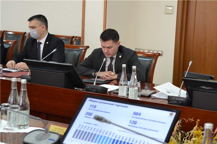 Кăрлач уйăхĕнче Чӑваш Ен экономикине производствăпа халăх таварсене туянассин  кăтартăвĕ пысăк витĕм кӳнĕ