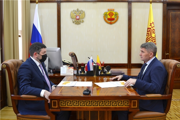 Чăваш Ен Пуҫлăхĕ Олег Николаев Ростехнадзор Атăлҫи управленийĕн ертӳҫипе Азат Мубаракшинпа тĕлпулу ирттернĕ