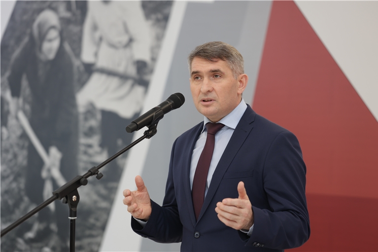 Чăваш Республикин Пуҫлăхĕ Олег Николаев Căр тата Хусан хӳтĕлев чиккисене тăвакансен ĕç паттăрлăхĕн çулталăкне пĕтĕмлетнĕ