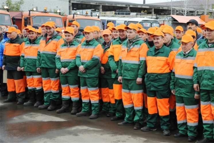 Чăваш Республикин Пуçлăхĕ Олег Николаев Халăхăн йăла ыйтăвĕсене тивĕҫтерессин тата пурăнмалли ҫурт-йĕрпе коммуналлă хуҫалăхăн ĕҫченĕсен кунĕ ячĕпе саламлани