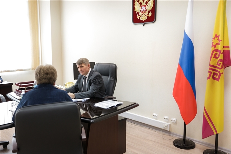 Чӑваш Ен Пуҫлӑхӗ Олег Николаев граждансене харпăр хăй ыйтăвĕсемпе йышăннă