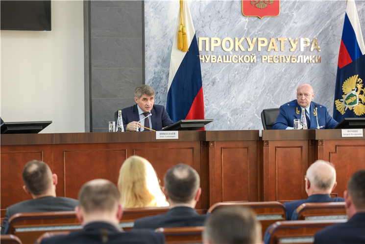 Чӑваш Енре паянхи пурнăҫ таппинче  бизнеспа банксем хушшинчи ĕҫлĕ ҫыхăнăва сарассине, вак  тата вăтам предпринимательлĕхе пулăшу парасси ҫинчен канашланă