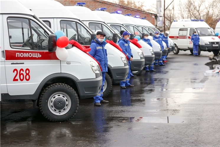 Чăваш Республикин Пуçлăхĕ Олег Николаев Васкавлӑ пулӑшу службинче ӗҫлекенсен кунĕ ячĕпе саламлани