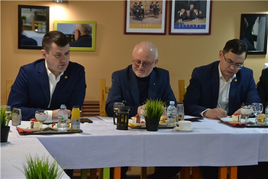 "Деловой завтрак" вице-премьера Дмитрия Краснова с бизнес-сообществом