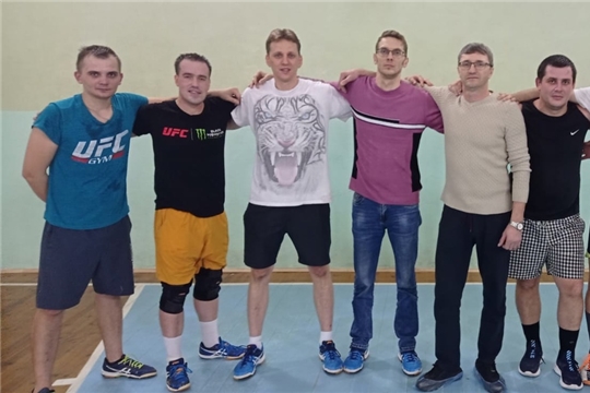 В Алатыре завершился Чемпионат города по волейболу среди взрослых мужских команд
