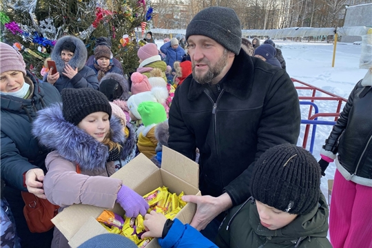 Новогодние городские мероприятия у елок