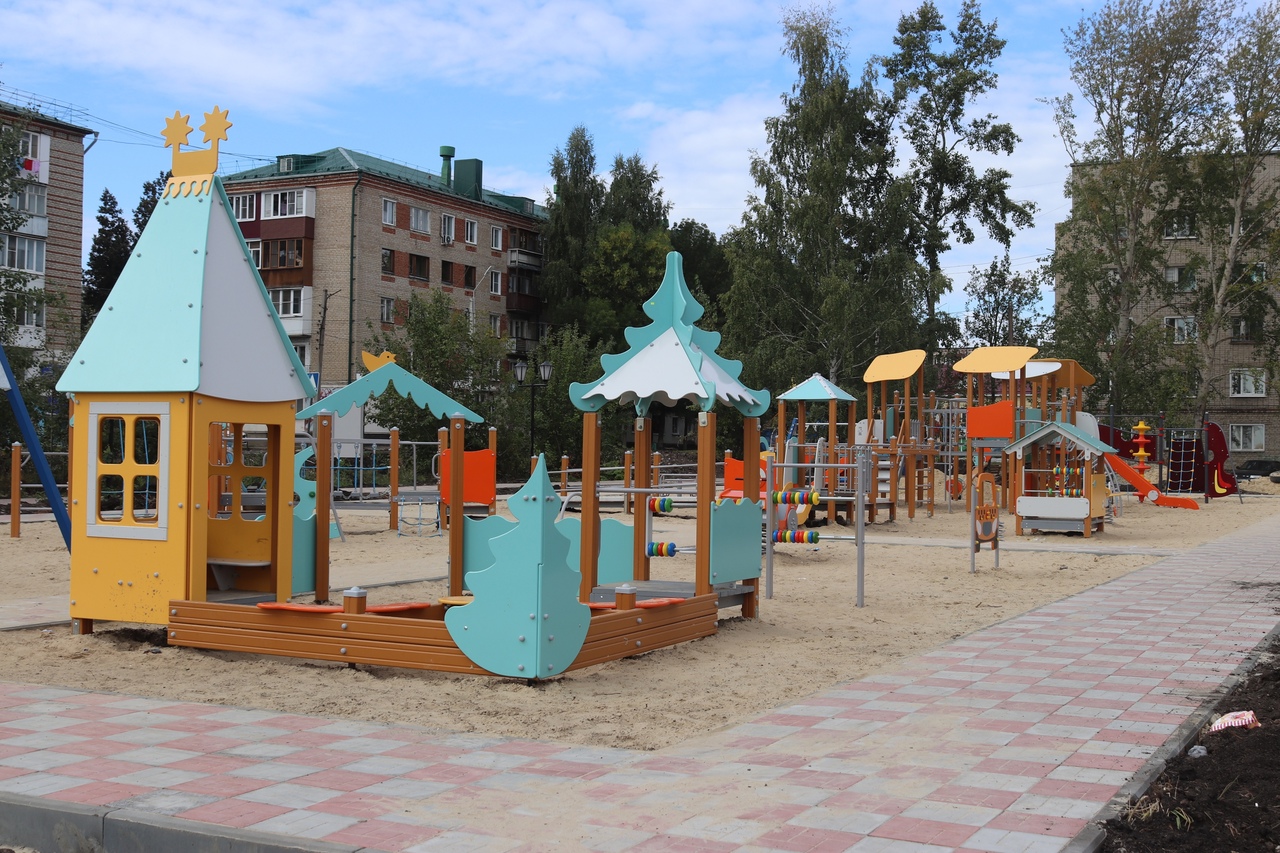 В 2021 году в Алатыре приводились в порядок дворы, дороги, спортивные  объекты, социальные учреждения | г. Алатырь Чувашской Республики