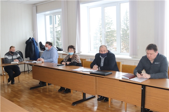 В администрации города Алатыря обсудили вопросы сферы ЖКХ