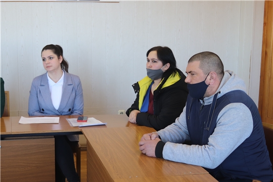В администрации города Алатыря обсудили предоставление социального контракта на сумму 250 тысяч рублей начинающему предпринимателю