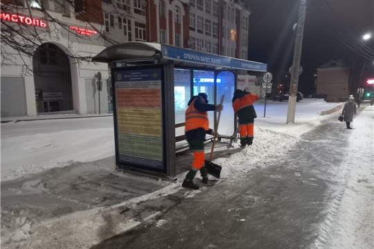 Последствия сильного снегопада в Чебоксарах устраняют 153 единицы коммунальной техники и более 1,1 тысяч рабочих