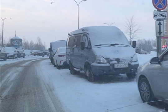 В Чебоксарах факты по нарушению стоянки большегрузами направляются в ГИБДД