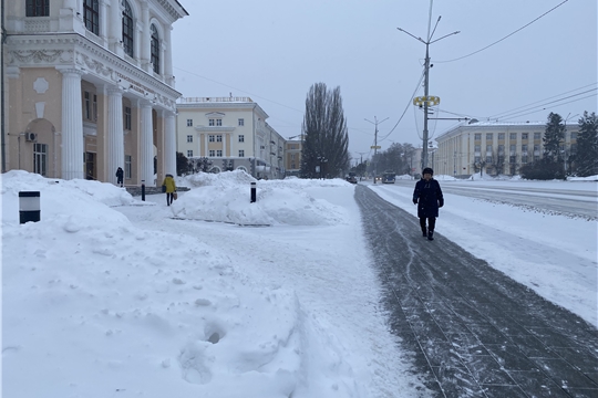 В Чебоксарах идет борьба с последствиями снегопада