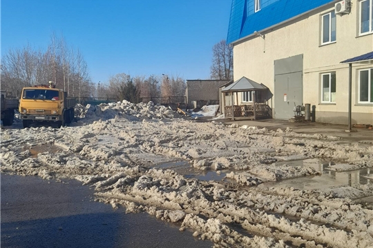 В Чебоксарах предприятия городского хозяйства вышли на  субботники