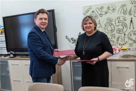 Проект «УПК 21»: столичная школа подписала договор о сотрудничестве с АО "Чебоксарский электроаппаратный завод" 
