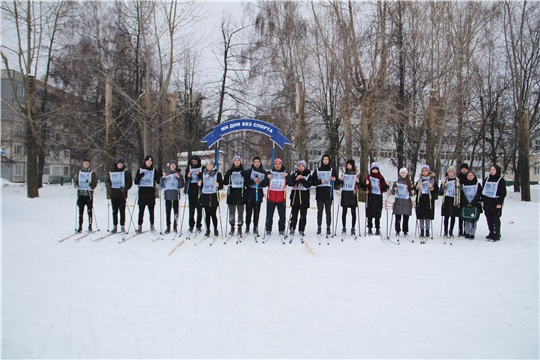 «Лыжня России-2022»: учащиеся и педагоги чебоксарских школ и детских садов присоединились к зимнему празднику