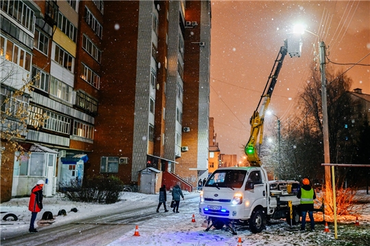 Модернизация уличного освещения: до конца года в Чебоксарах установят 20 тысяч новых ламп