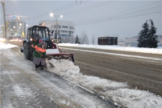 АО «Дорэкс» убирает последствия снегопада, который начался в 4.30