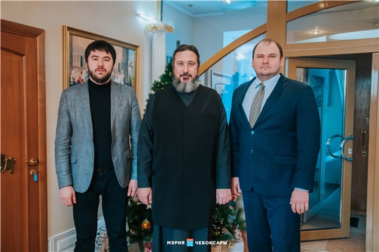 Денис Спирин и митрополит Чебоксарский Савватий провели рабочую встречу