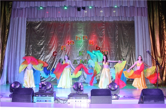 Во Дворце культуры города Канаш состоялся концерт, посвященный Дню Матери