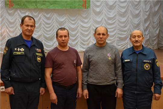 Добровольные пожарные Таутовского сельского поселения Аликовского района награждены медалями