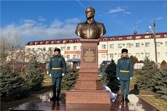 В Республике Калмыкия открыт памятник Евгению Зиничеву