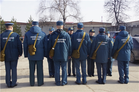 Сотрудники ГКЧС Чувашии напоминают жителям республики про соблюдение пожарной безопасности в предстоящие зимние праздники