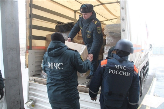 МЧС России доставлено еще более 430 тонн гуманитарной помощи жителям Донбасса и Украины