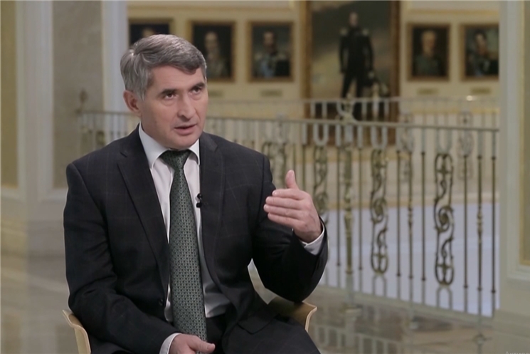 Олег Николаев о полномочиях по решению проблемы коронавируса и мерах ковидограничений. Из интервью телеканалу "Вместе-РФ"