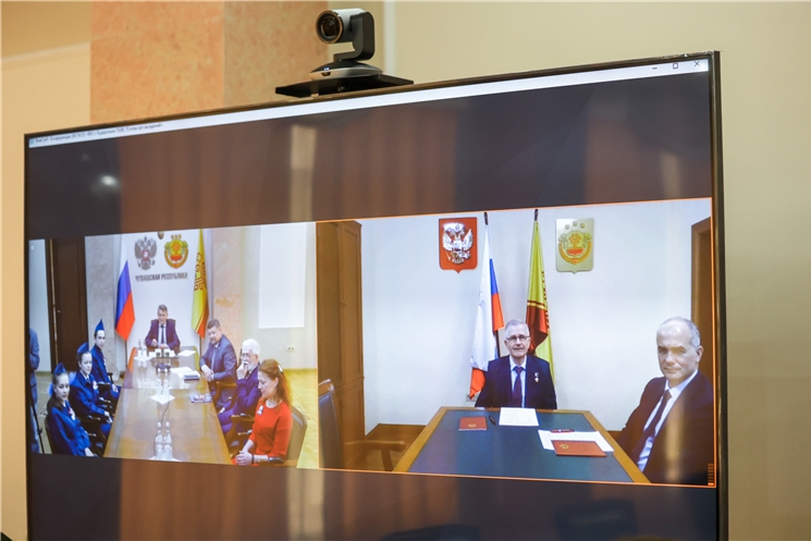В Доме правительства прошел телемост с летчиком-космонавтом, Героем России Николаем Будариным