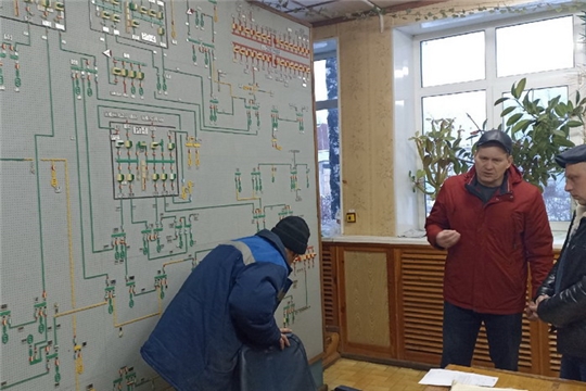 Глава администрации города Шумерля Валерий Шигашев провёл экстренное совещание по вопросу аварийного отключения электроэнергии сегодняшней ночью