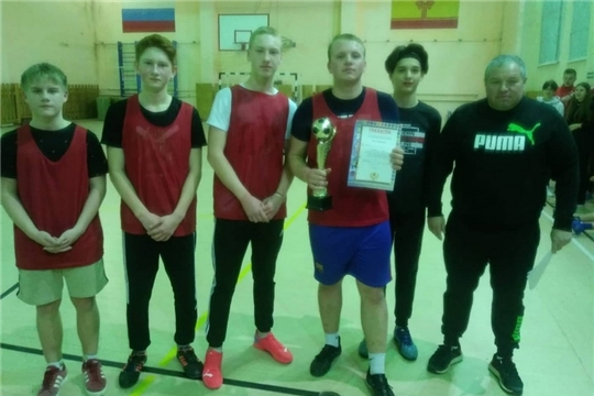 Команда школы №3 стала обладателем кубка первенства города Шумерля по мини-футболу в рамках Всероссийского футбольного проекта