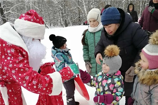 В городском парке прошла праздничная программа от активистом Молодежного парламента города Шумерля