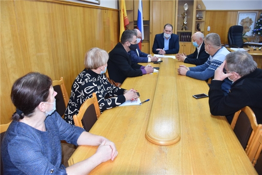 Глава администрации города Шумерля Валерий Шигашев провел встречу с представителями общественных организаций и местных отделений политических партий