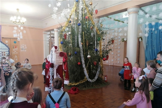 В Центре детского творчества города Шумерля завершилась работа резиденции Деда Мороза