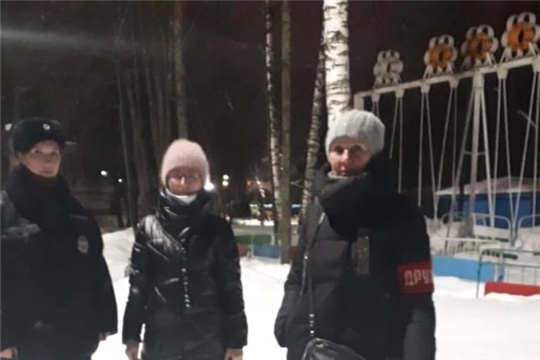 В Шумерле прошел очередной межведомственный вечерний рейд по местам концентрации молодежи