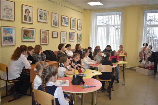 В рамках реализации проекта «Имена Чувашии – имена России» состоялась тематическая встреча в творческой гостиной Детской школы искусств №1 города Шумерля
