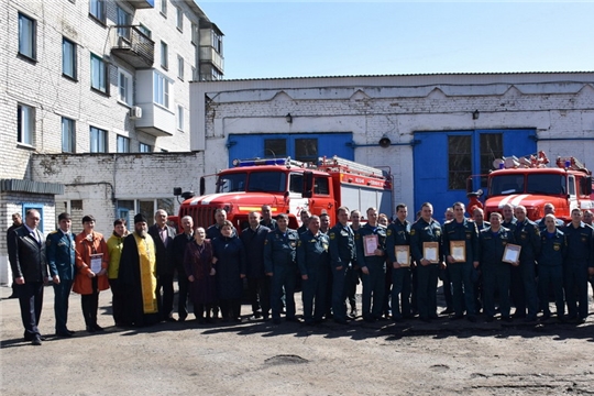 Шумерлинские пожарные принимали поздравления с профессиональным праздником